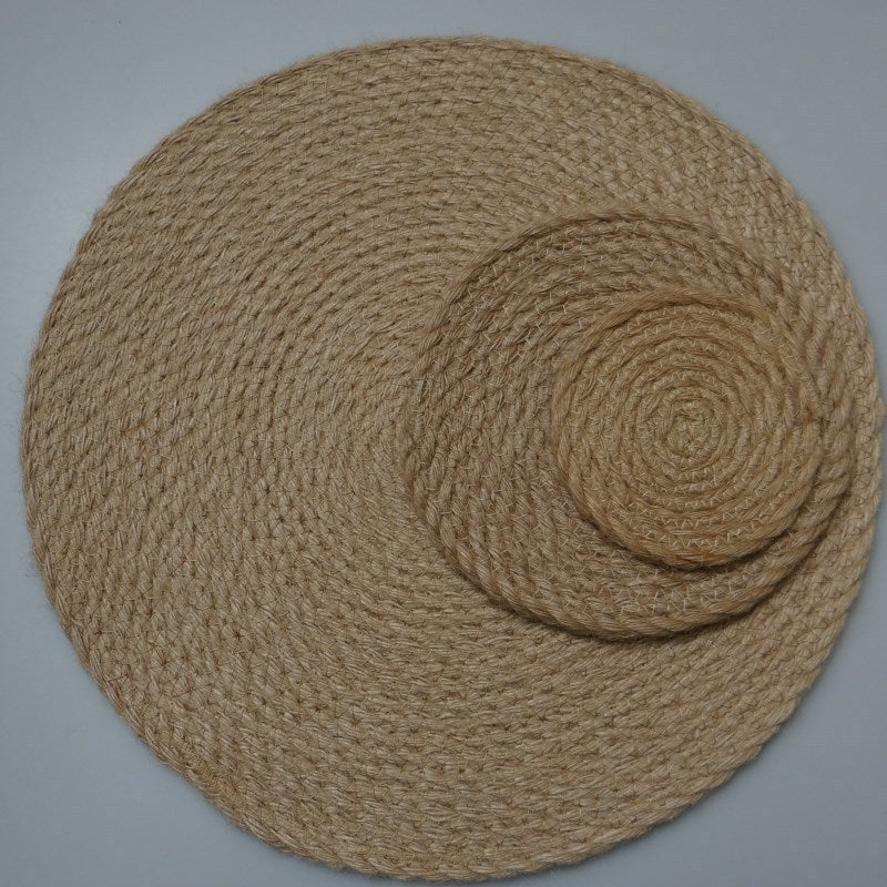 Flax straw round placemat